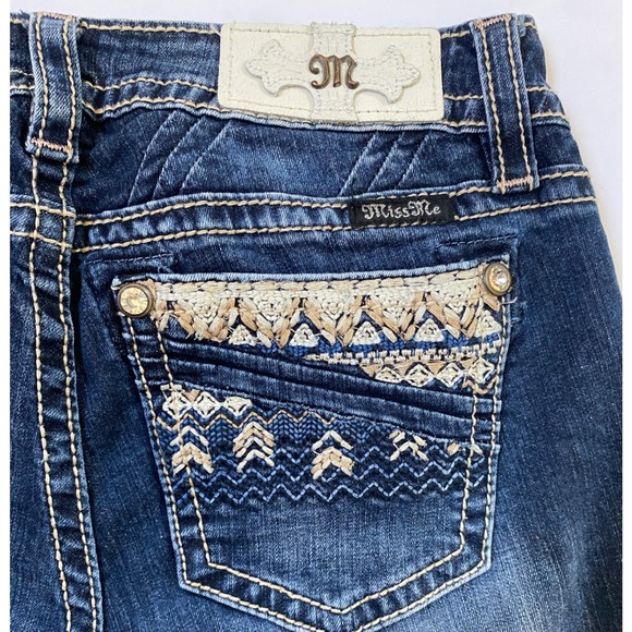Miss Me Jeans 27 Mid-Rise Capri Embellished Pockets - EUC - Picture 10 of 15
